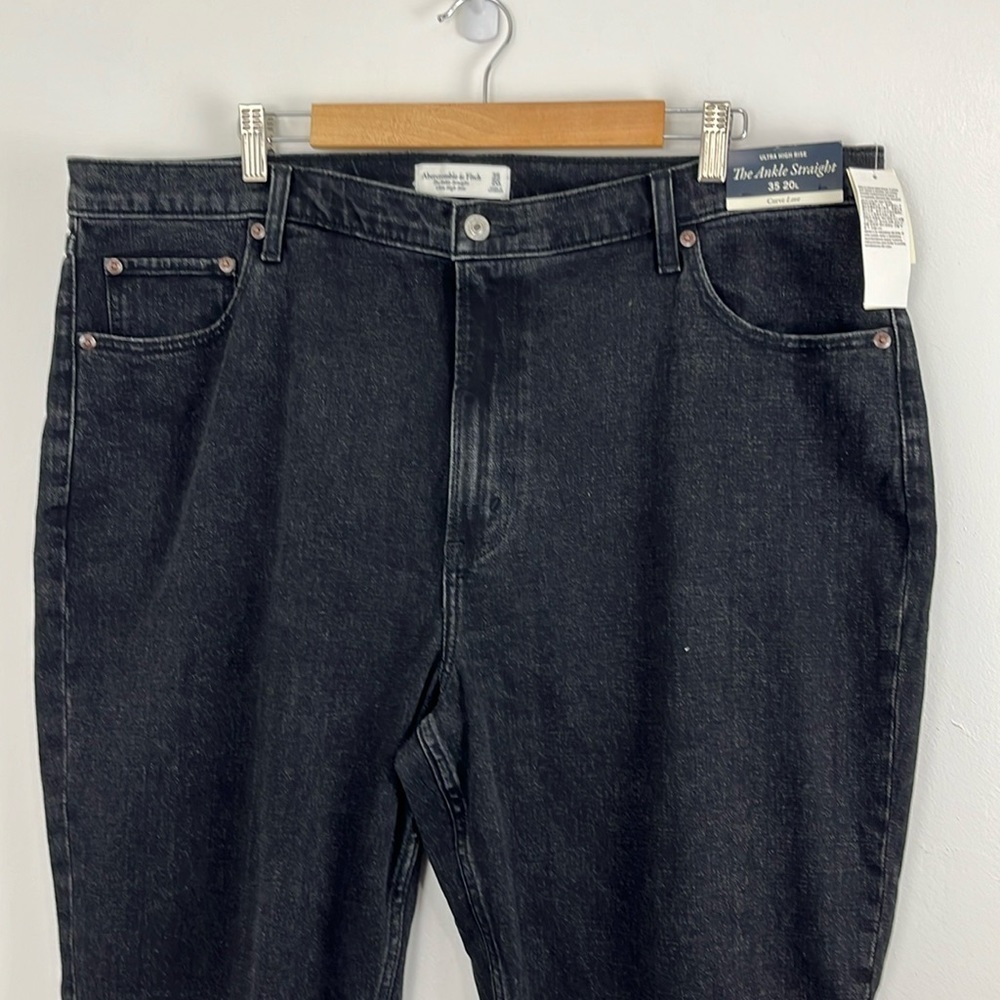 Abercrombie & Fitch NWT The Ankle Straight Ultra High Rise Curve Love Jeans